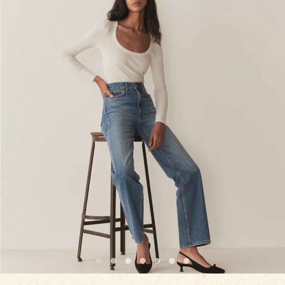 Doen Straight Leg Women's Jeans in Medium Blue